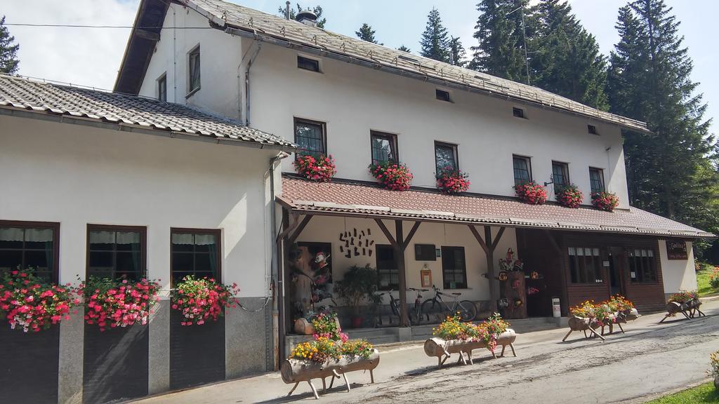 Gostisce Masun Hotel Exterior photo